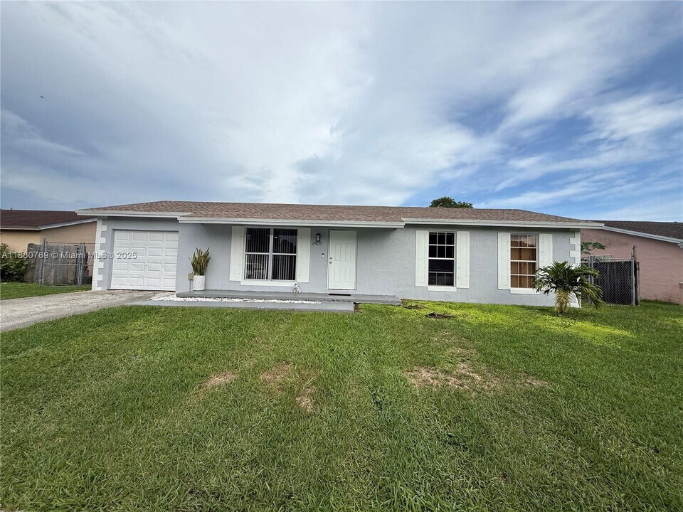 25835 SW 123rd Ave in Homestead, FL - Building Photo