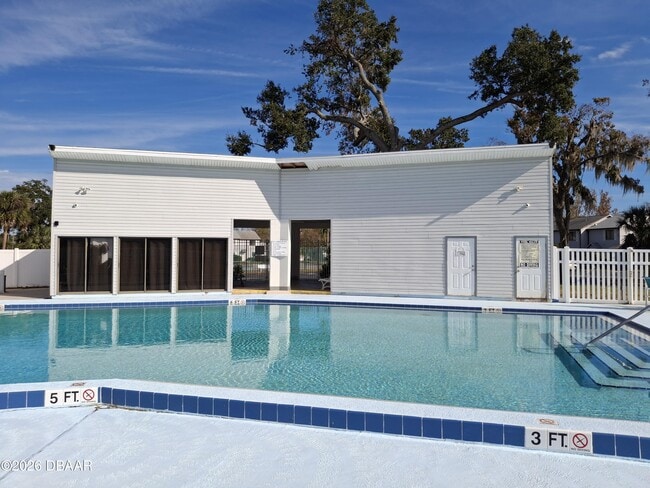 1302 Deer Springs Rd in Port Orange, FL - Building Photo - Building Photo