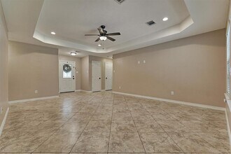 10657 Royal Cavins Dr in Conroe, TX - Building Photo - Building Photo