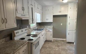 1145 Lay Dr in Birmingham, AL - Building Photo - Building Photo