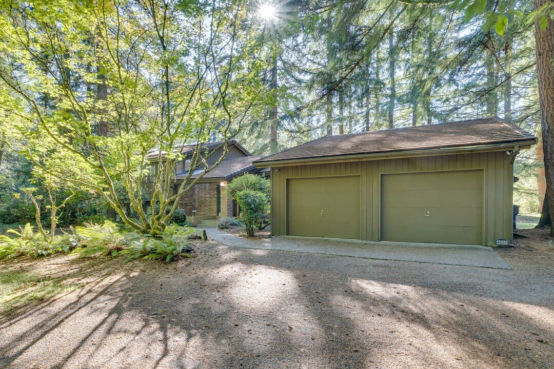 4620 156th St SE in Bothell, WA - Building Photo