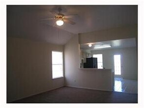 1610 Parkwood Dr in Leander, TX - Building Photo - Building Photo