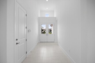 15144 Wildwood Cir in Westlake, FL - Building Photo - Building Photo