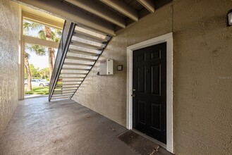 4045 Crockers Lake Blvd in Sarasota, FL - Building Photo - Building Photo