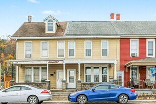 306 S Front St in Wormleysburg, PA - Building Photo