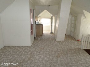 514 N 9th St in Manhattan, KS - Building Photo - Building Photo