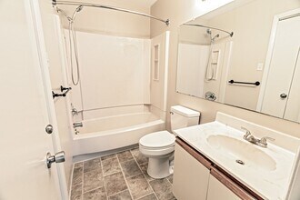 3207 Champions Dr in Wilmington, DE - Building Photo - Building Photo