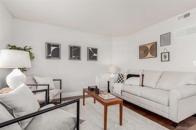 1646 S Deframe St in Lakewood, CO - Building Photo - Building Photo