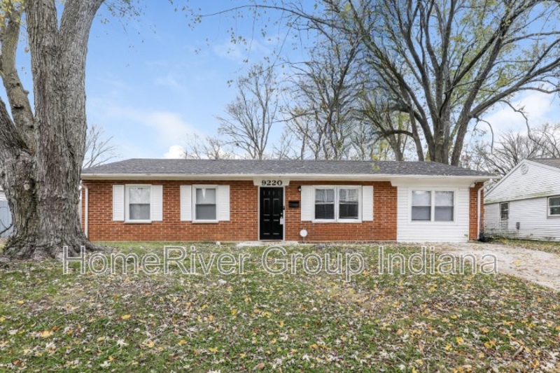 9220 Rochelle Dr in Indianapolis, IN - Building Photo