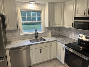 40 Main St in Wethersfield, CT - Foto de edificio - Building Photo