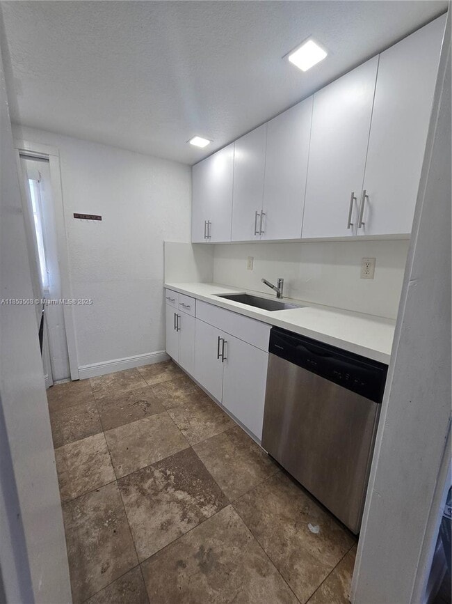 property at 219 S 17th Ave