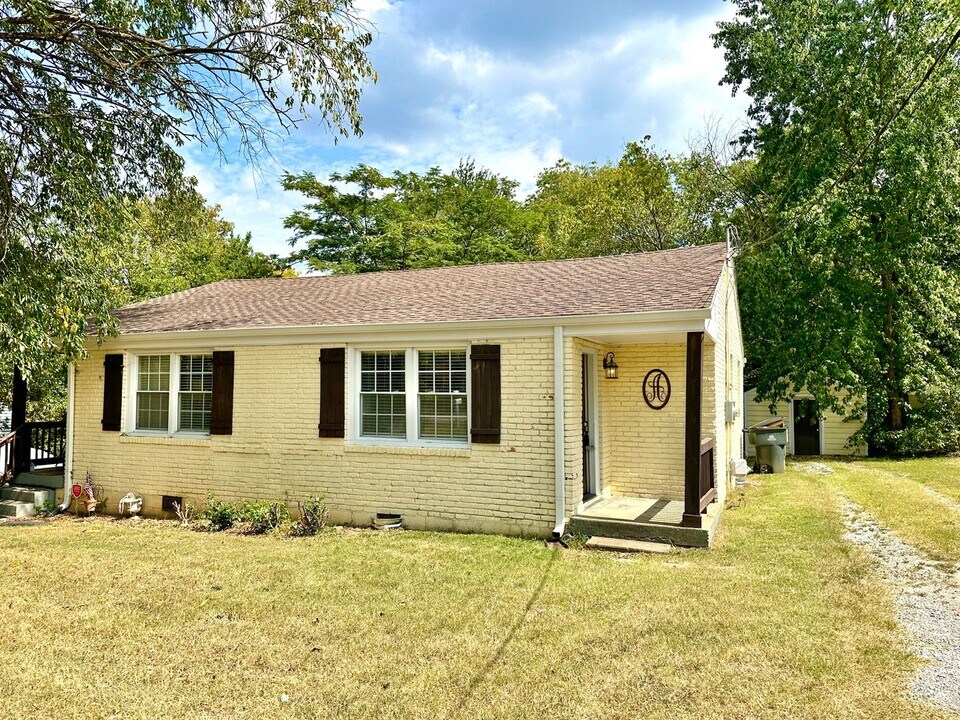 1715 Luton St in Nashville, TN - Building Photo