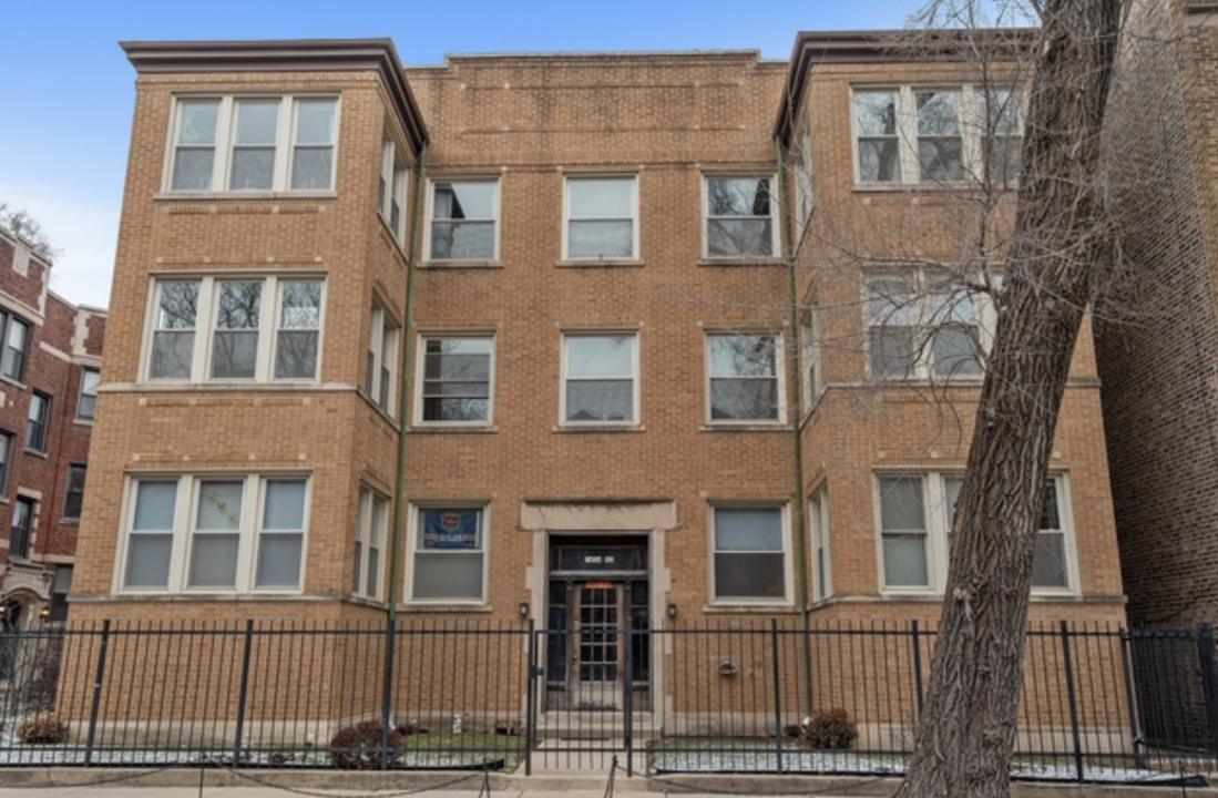 1452 W Winnemac Ave, Unit 1 in Chicago, IL - Building Photo