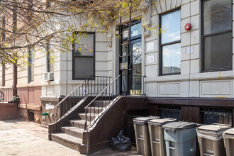 217 Bainbridge St in Brooklyn, NY - Building Photo - Building Photo