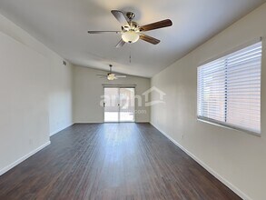 2185 W Frostwood Ln in Tucson, AZ - Foto de edificio - Building Photo