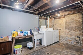 2420 S Oakley Ave in Chicago, IL - Building Photo - Building Photo