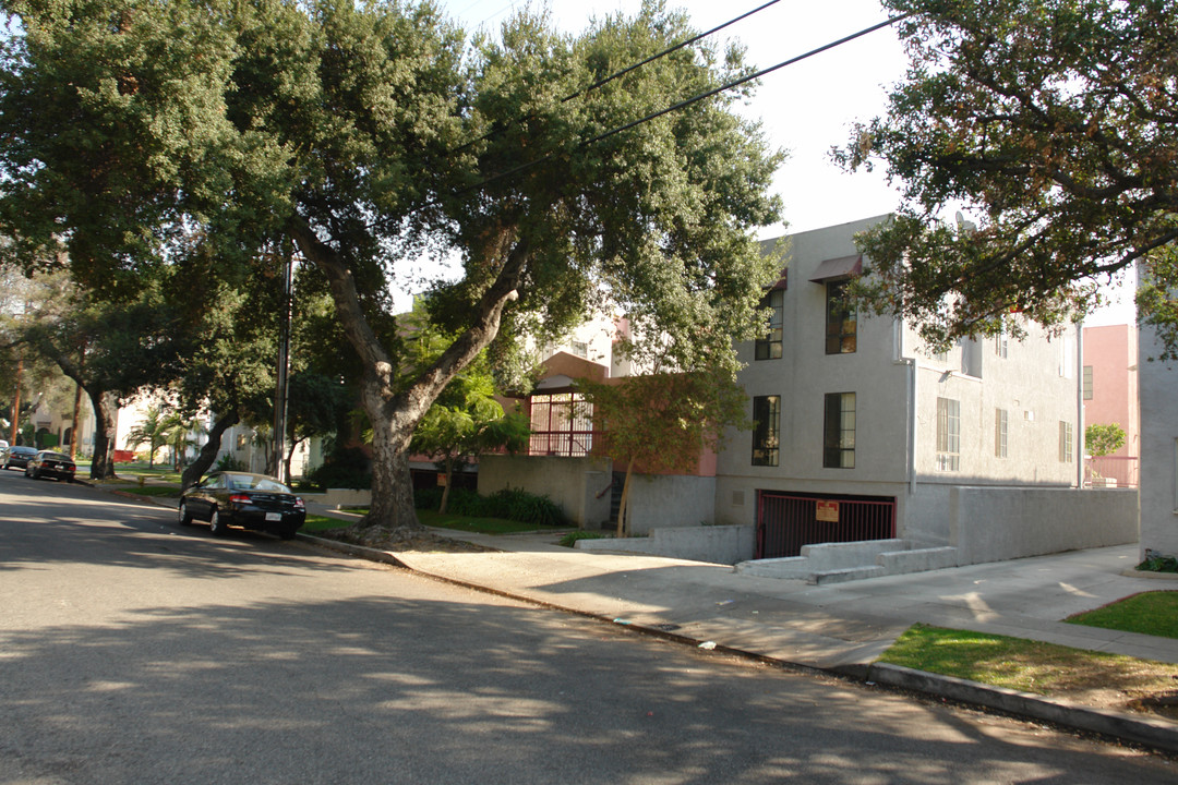 1116 E Maple St in Glendale, CA - Building Photo