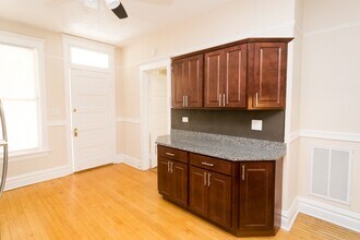 1721 W Nelson St in Chicago, IL - Building Photo - Building Photo