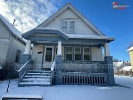 3147 N Richards St in Milwaukee, WI - Building Photo