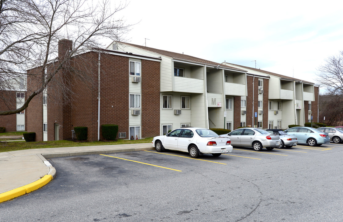 Riverbend Apartments in Cranston, RI - Foto de edificio