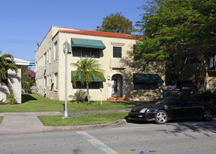 1610 Salzedo St in Coral Gables, FL - Building Photo - Building Photo