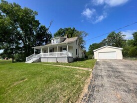 495 Perkins Blvd in Troy, MO - Building Photo