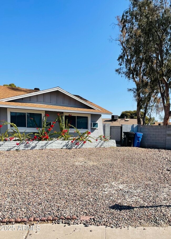 property at 3720 W Mauna Loa Ln