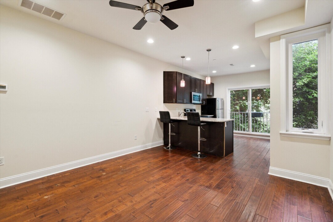 1521 W Seybert St in Philadelphia, PA - Building Photo