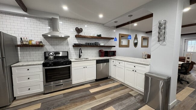 1-97 Beach 96th St, Unit 1 in Queens, NY - Building Photo - Building Photo