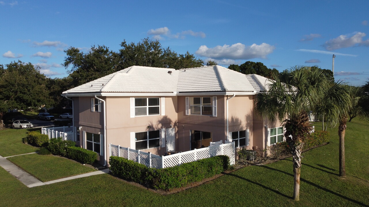 1912 Stratford Way in West Palm Beach, FL - Foto de edificio