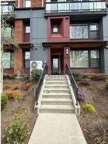 2142 10th Ave W in Seattle, WA - Building Photo