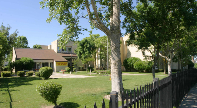 Sky Parkway Terrace For Senior in Sacramento, CA - Building Photo - Building Photo