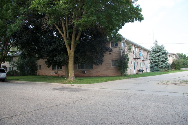 1717-1721 Blossom Ln in Madison, WI - Foto de edificio - Building Photo