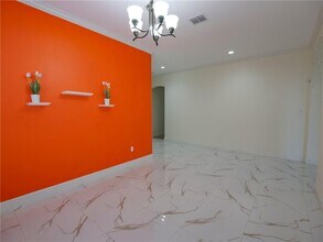 305 Navigator Dr in Austin, TX - Foto de edificio - Building Photo
