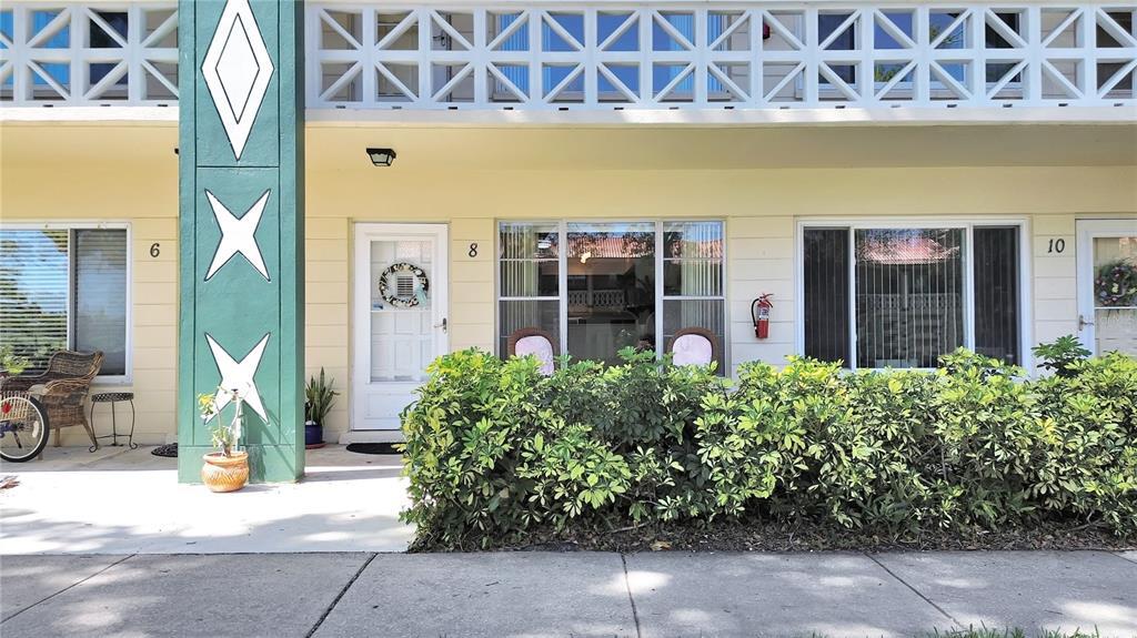 2400 Franciscan Dr in Clearwater, FL - Building Photo