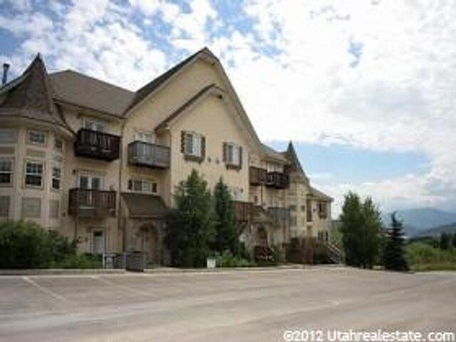 property at 350 N Fairway Dr