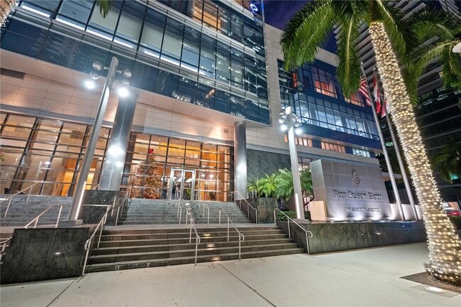 1435 Brickell Ave, Unit 3412 in Miami, FL - Foto de edificio - Building Photo