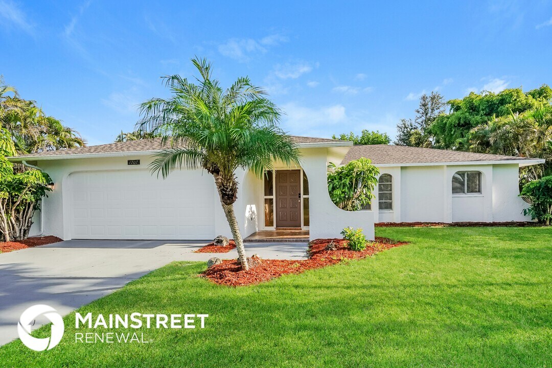 1707 SE 8th St in Cape Coral, FL - Building Photo