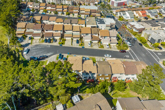 West Ridge in Daly City, CA - Building Photo - Building Photo