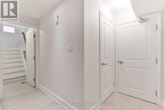 1303 Bayview Ave in Toronto, ON - Building Photo - Building Photo