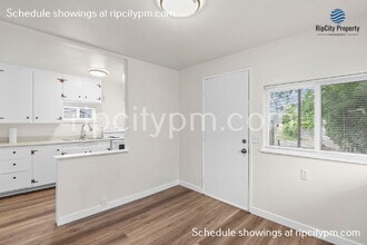 424 Division St in Oregon City, OR - Building Photo - Building Photo