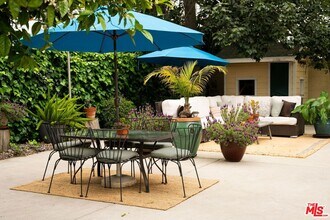 12040 Landale St in Los Angeles, CA - Building Photo - Building Photo