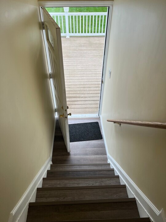 8 Maplewood Ave in Farmingdale, NY - Building Photo