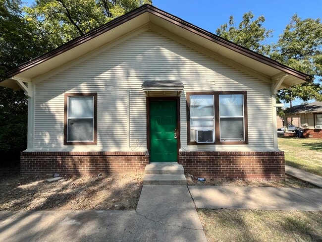 property at 519 W Collins St