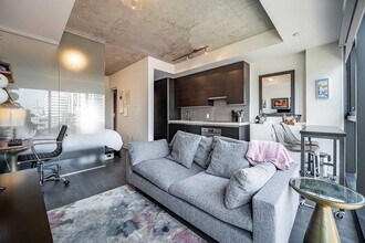 625-629 King St W in Toronto, ON - Building Photo - Building Photo