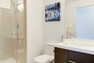 217 Adelaide St W in Toronto, ON - Building Photo - Building Photo