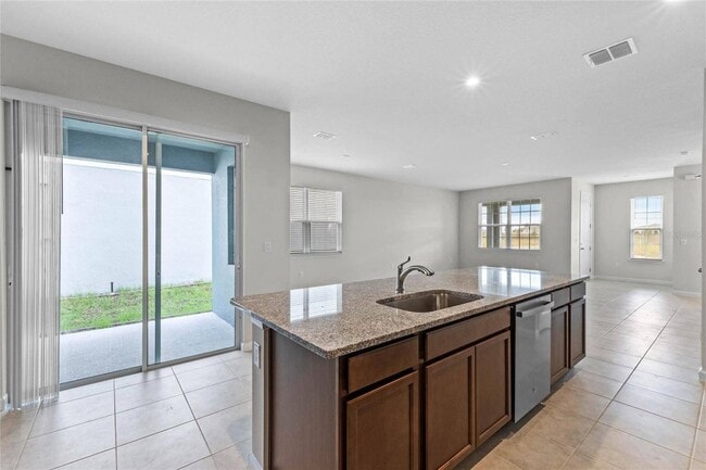 3875 Denali Dr in Apopka, FL - Foto de edificio - Building Photo