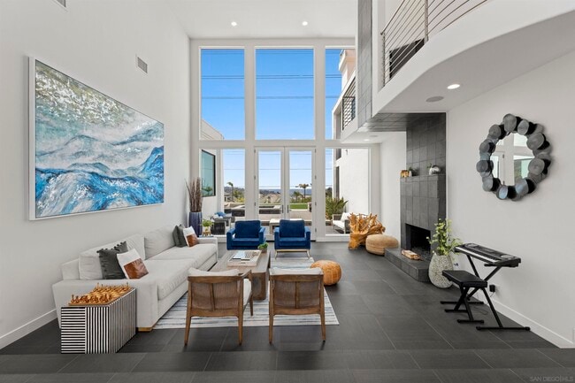 3325 Caminito Daniella in Del Mar, CA - Building Photo - Building Photo
