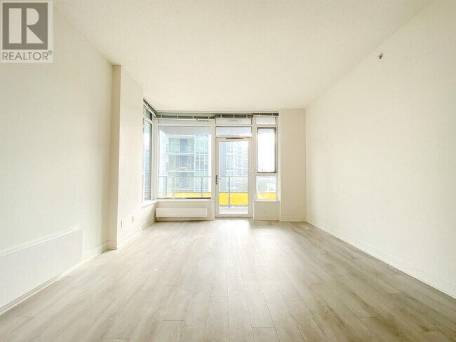 8850-8850 University Crescent in Burnaby, BC - Building Photo - Building Photo