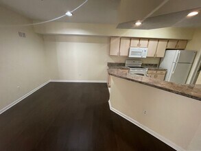12524 Crest Springs Ln-Unit -Crest 1211 in Orlando, FL - Building Photo - Building Photo